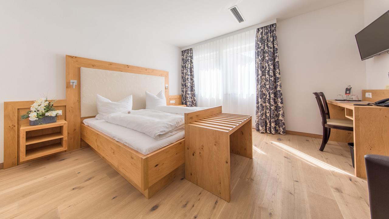Heuboden Hotel Landhaus Blum ウムキルヒ エクステリア 写真